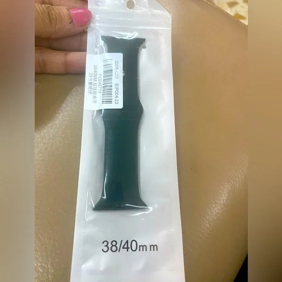 APPLE WATCH ASSORTED STRAPS. 999/- each. Gold rose gold black navy blue maroon - Picture 3 of 10